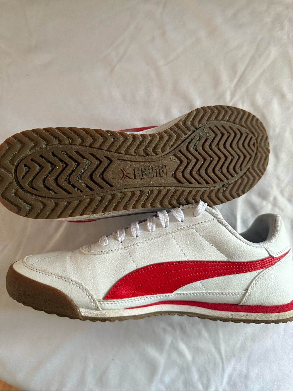 Puma Men’s White Sneakers with Red Stripe
